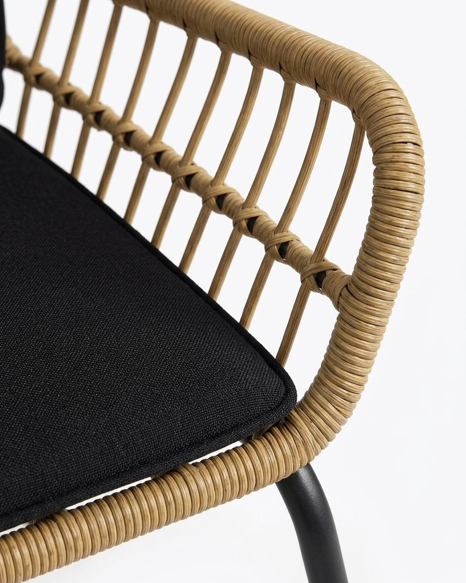 Fauteuil en rotin noir